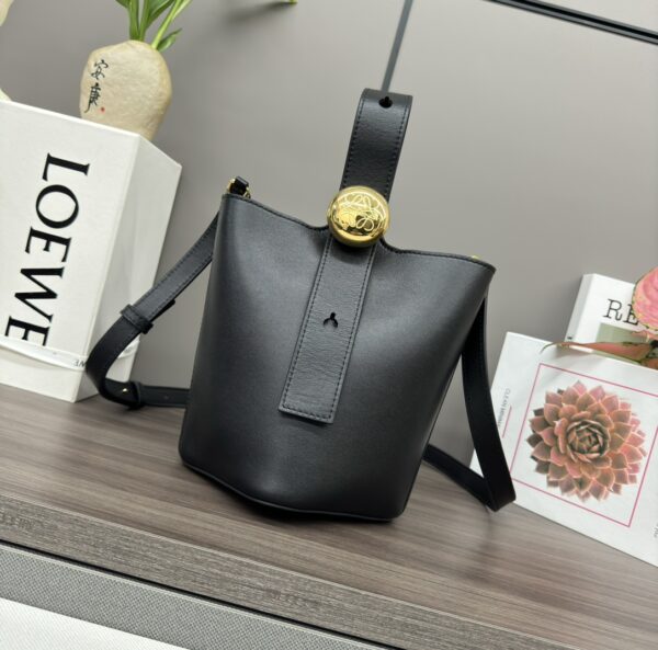 L⊚℮w℮ Pebble Bucket Anagram 062342