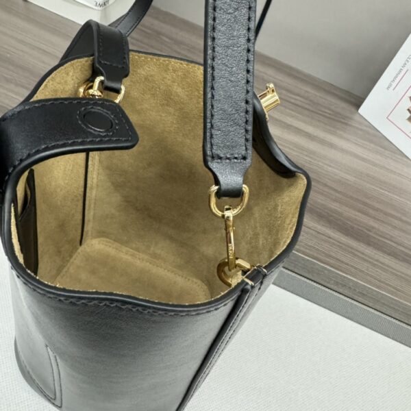 L⊚℮w℮ Pebble Bucket Anagram 062342