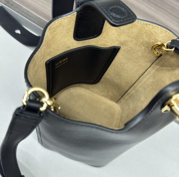L⊚℮w℮ Pebble Bucket Anagram 062342