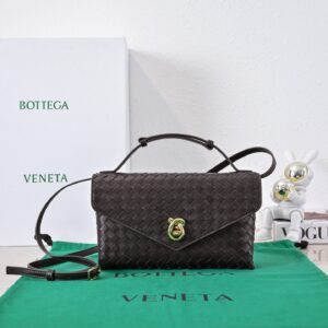 wsxc1777655280410_0 Early Spring 2025 BV New Knot Lock Crossbody Bag