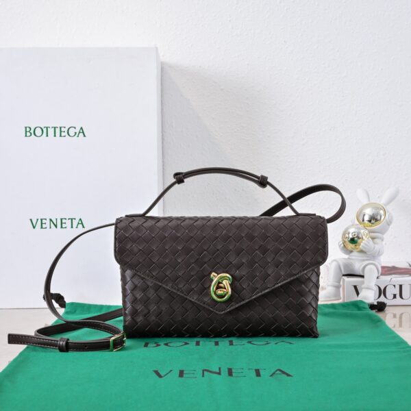 wsxc1777655280410_0 Early Spring 2025 BV New Knot Lock Crossbody Bag