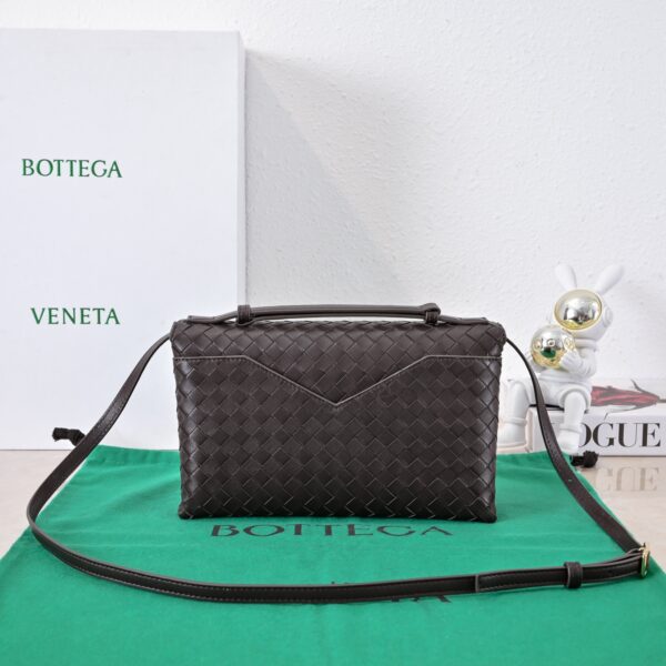 wsxc1777655280410_1 Early Spring 2025 BV New Knot Lock Crossbody Bag